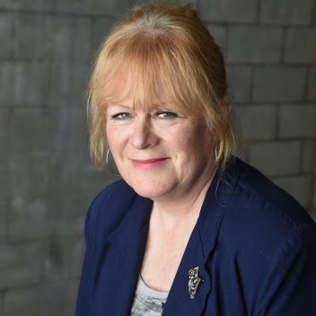 linda_kerr_mug_100716 linda_kerr_mug_100716