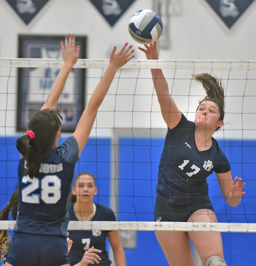 Wildcats girls volleyball hold off Centurions in four games