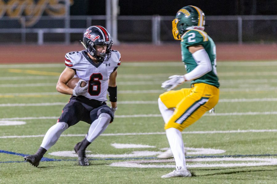 Hart’s offense rolls in win over Canyon